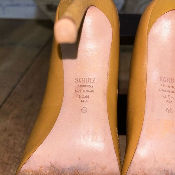 Schutz x Revolve Lou Pump in Dark Caramel - Picture 5 of 13